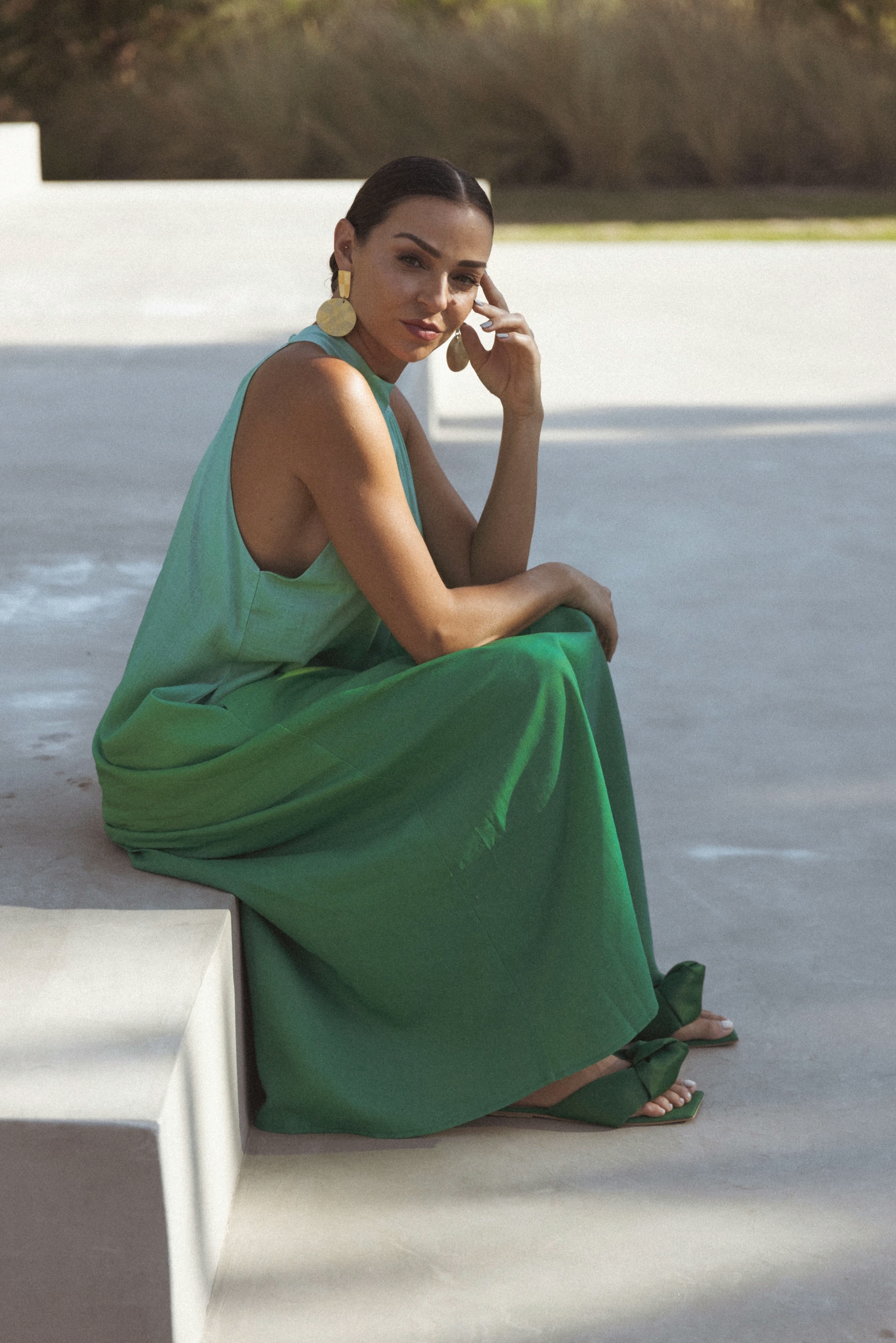 Step into a world of grace and sophistication as Vanessa Martins introduces her captivating capsule collection, a symphony of colors perfect for sun-kissed days.