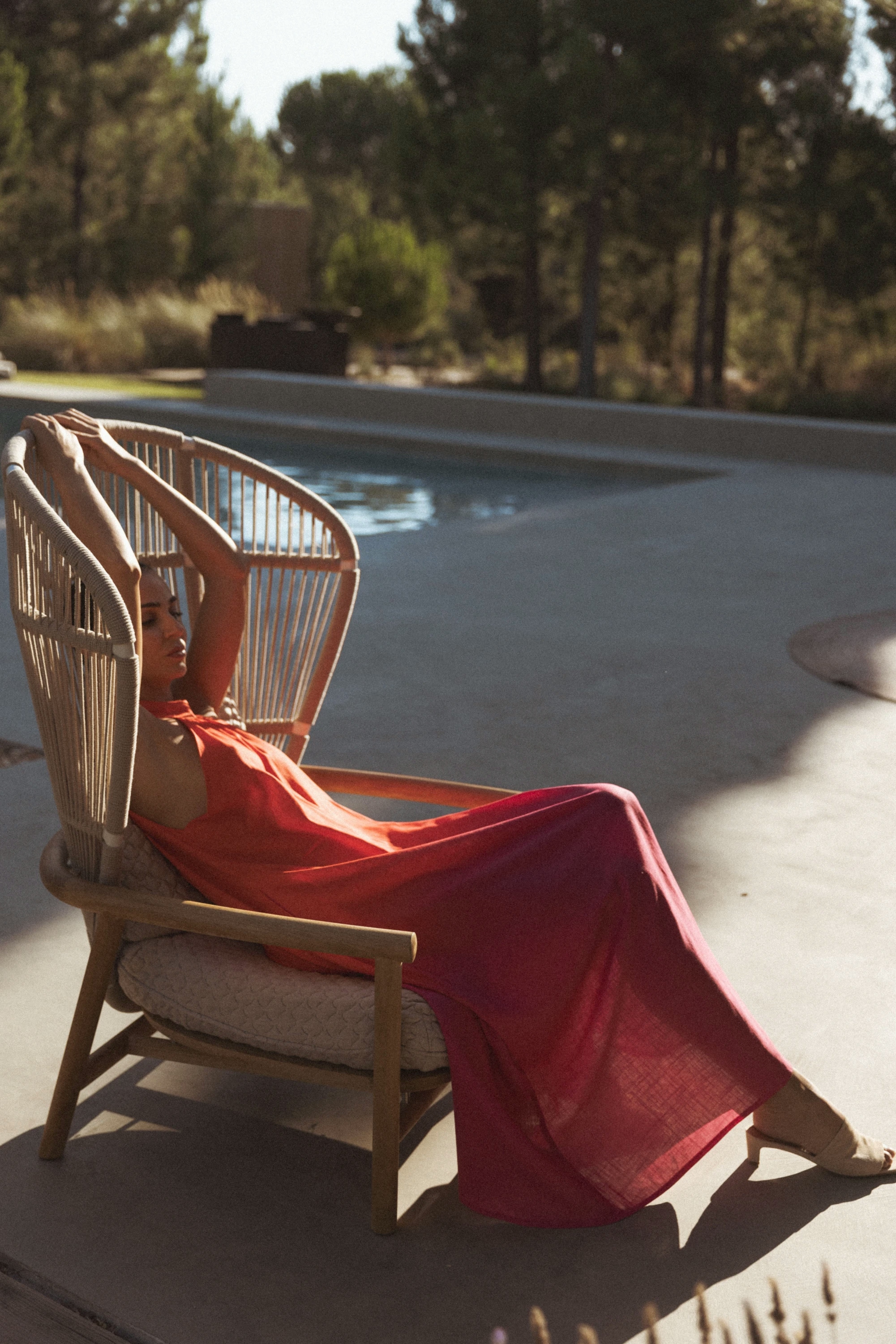 Vanessa Martins invites you to embrace the allure of warm days and enchanting evenings through her radiant capsule collection of long gradient dresses.