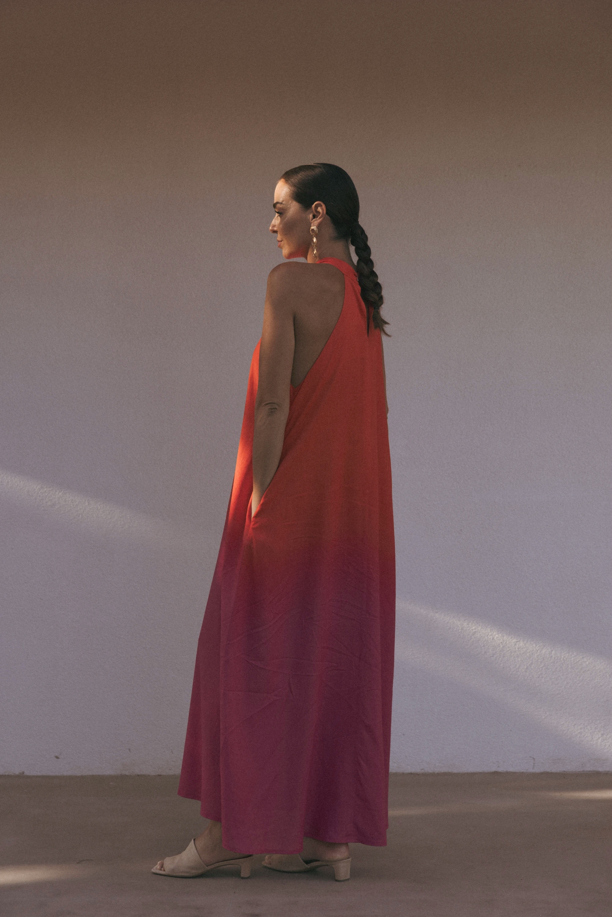 Sienna and Vanessa offer mesmerizing gradient dresses that bring fresh elegance to sunny days and balmy evenings.