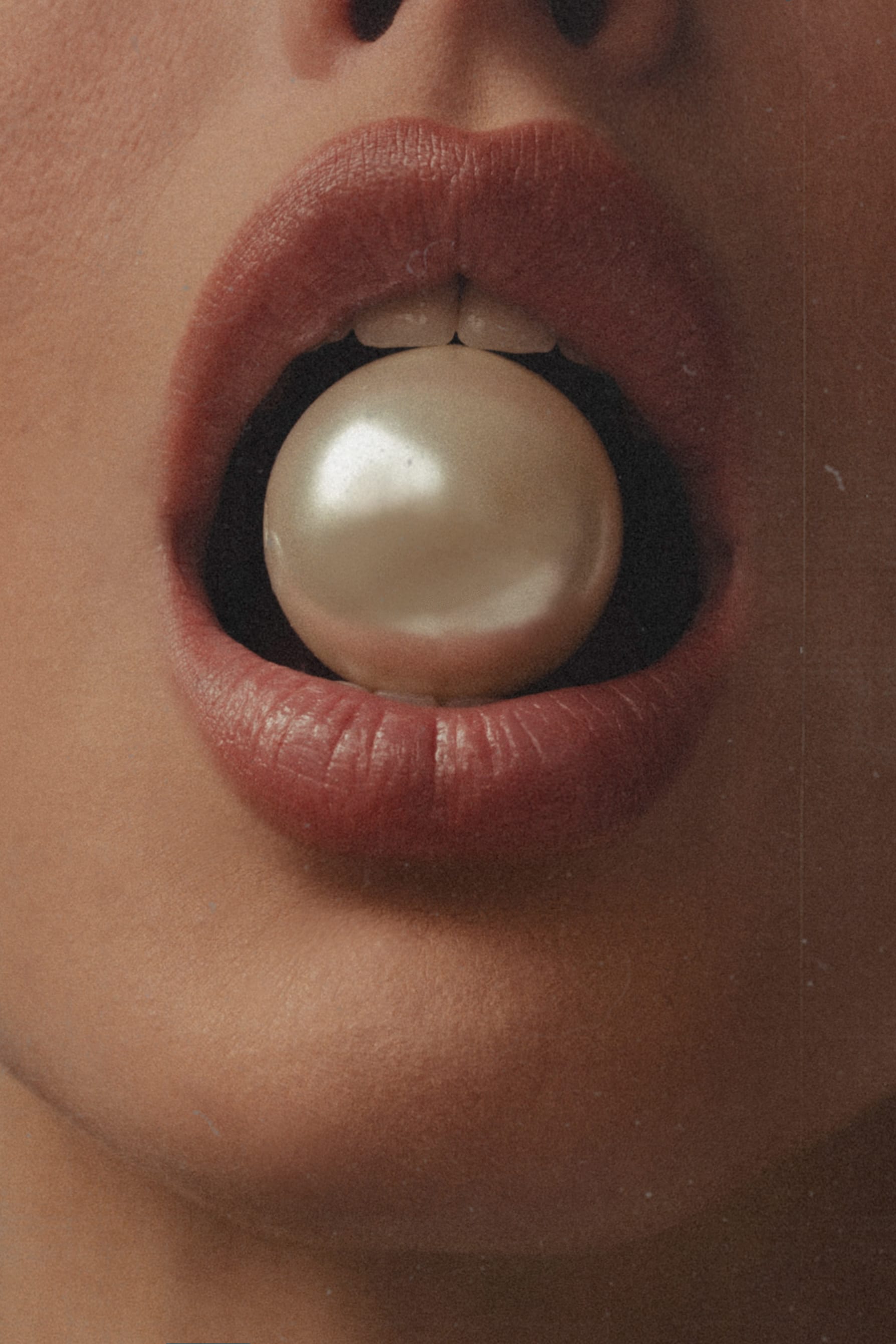 This collection was inspired by a trip to Brazil, a visit to a seafood restaurant, called “ Nau Frutos do Mar ", where nautical motifs are everywhere. Leaving that place, Mariana Silva the founder of AUMAR,  had a fixed idea that she would create the new collection inspired by nautical motifs and colors—blue, red, white, and black, stripes and some patterns with elements from the sea: the well-known jellyfish, corals, and fish.  Together we assembled the moodboard so we could have a break away and work from the normal and have a more disruptive idea. In this production we brought those same elements that represent the sea to the studio creating a more daring and conceptual mood and scene.