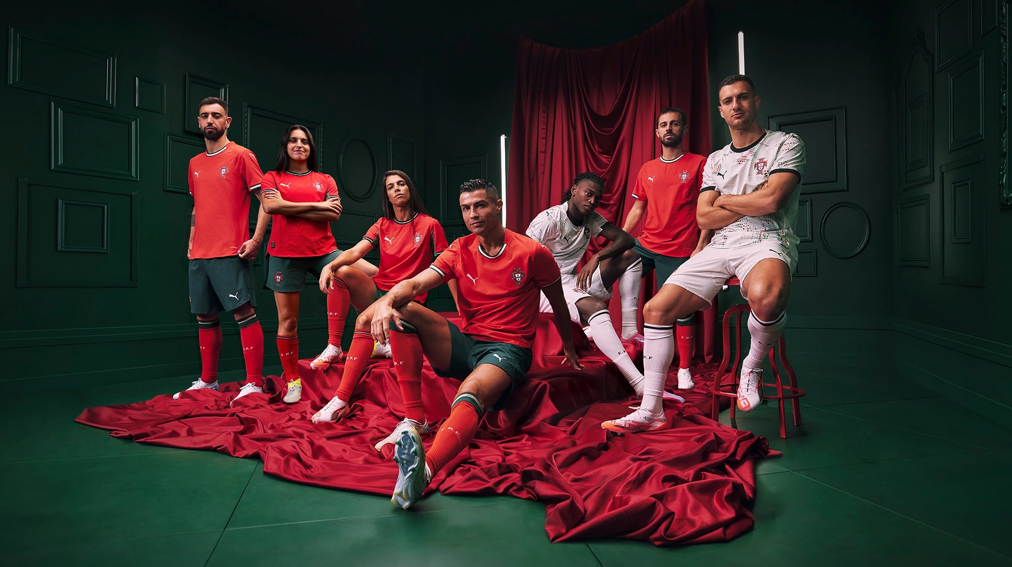 HISTORY NEEDS MAKERS