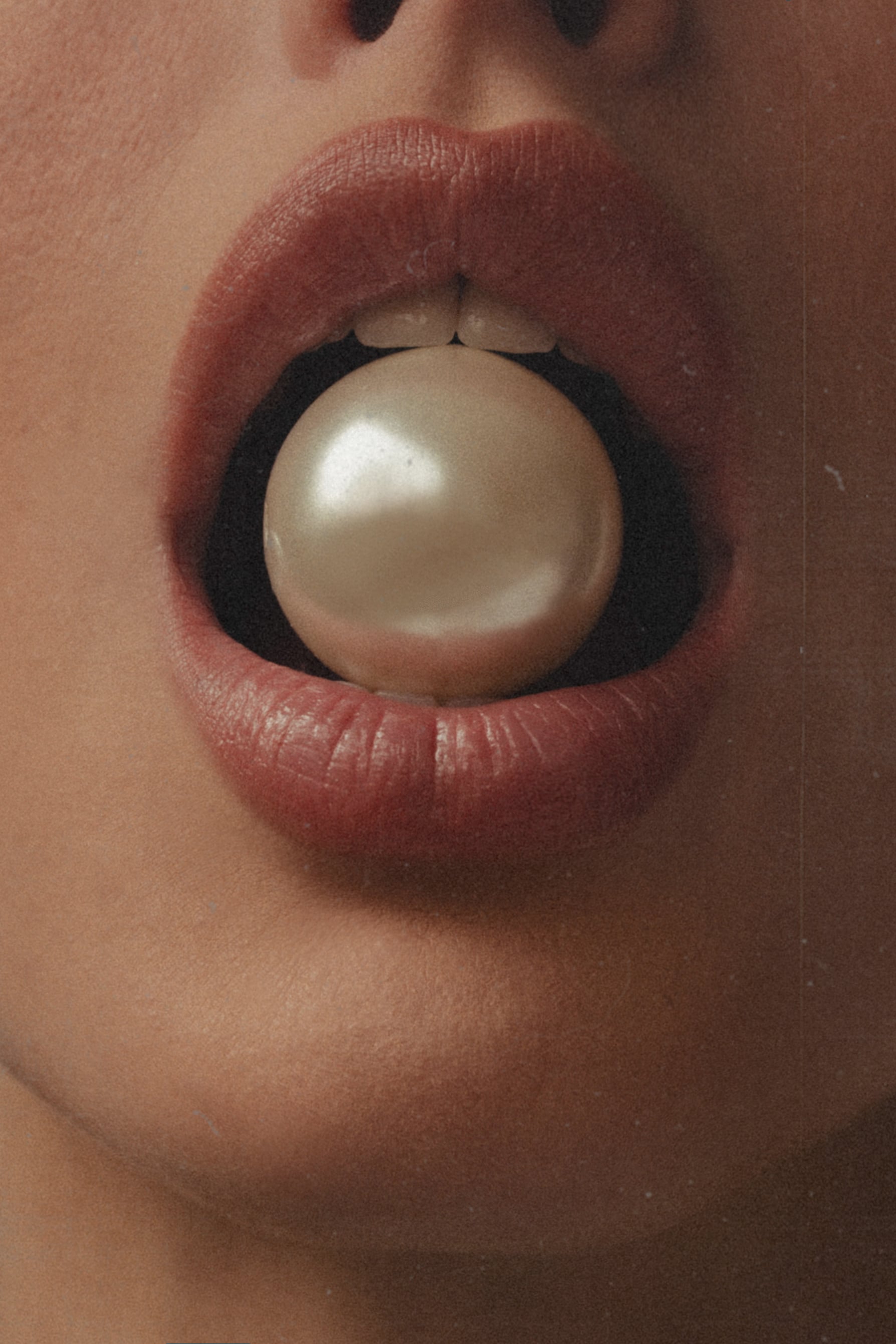 This collection was inspired by a trip to Brazil, a visit to a seafood restaurant, called “ Nau Frutos do Mar ", where nautical motifs are everywhere. Leaving that place, Mariana Silva the founder of AUMAR,  had a fixed idea that she would create the new collection inspired by nautical motifs and colors—blue, red, white, and black, stripes and some patterns with elements from the sea: the well-known jellyfish, corals, and fish.  Together we assembled the moodboard so we could have a break away and work from the normal and have a more disruptive idea. In this production we brought those same elements that represent the sea to the studio creating a more daring and conceptual mood and scene.