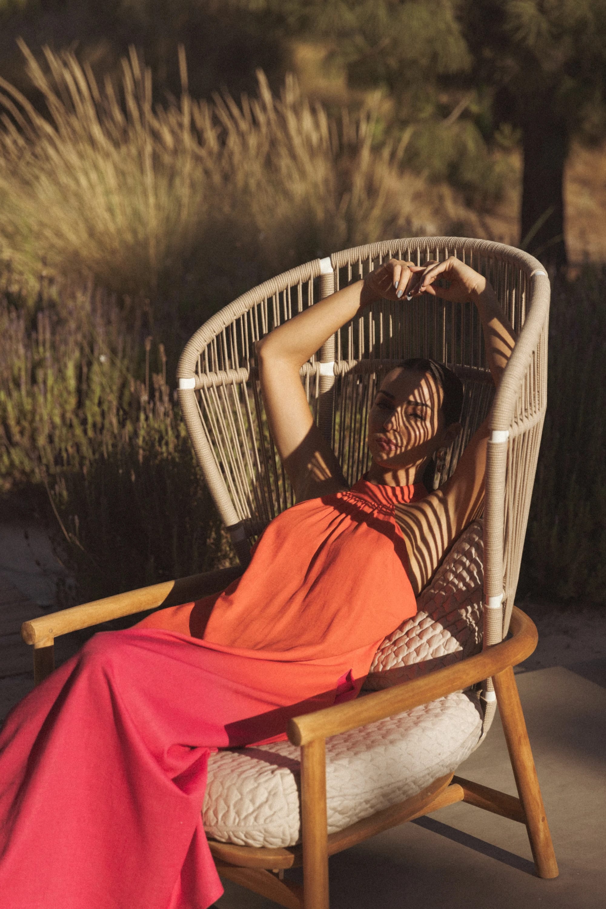 SIENNA_VANESSA MARTINS_12 Fashion Photoshoot for SIENNA INSPO with Vanessa Martins for summer capsule collection with long gradient dress pink and orange